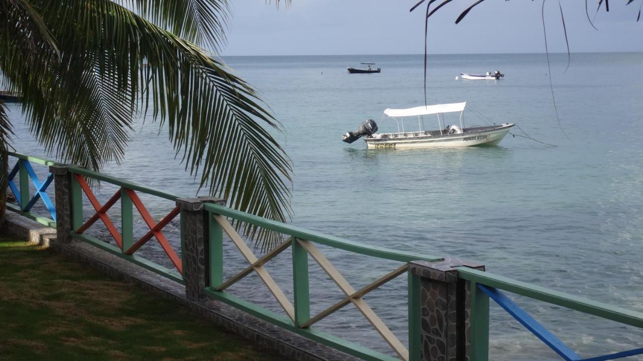 Hotel Posada Del Mar Fresh Water Bay 外观 照片
