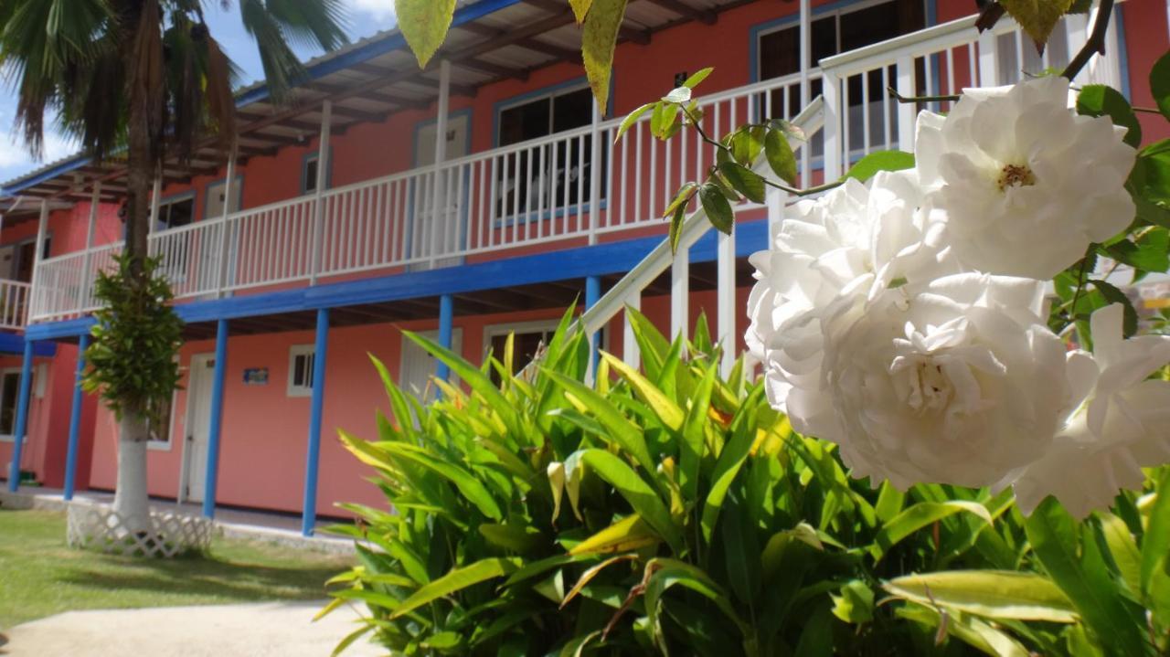 Hotel Posada Del Mar Fresh Water Bay 外观 照片